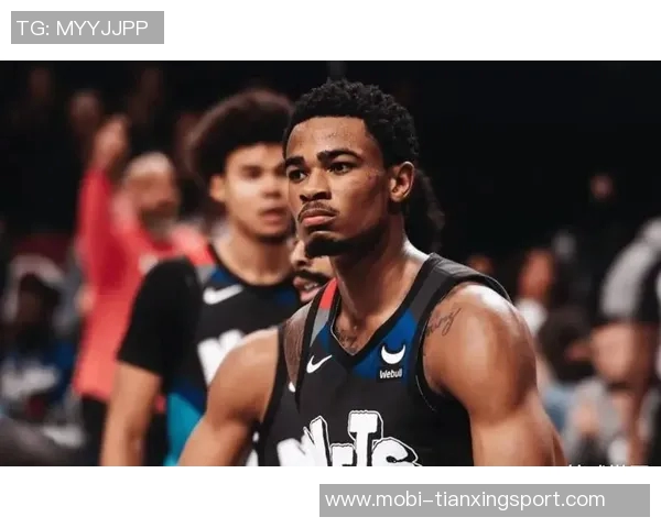 克拉克斯顿表现出色9投6中贡献14分6篮板3助攻1抢断1盖帽助球队获胜