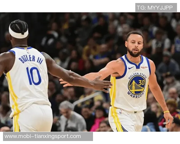 库里谈比赛开局表现不佳并分析队友对场上空间的影响